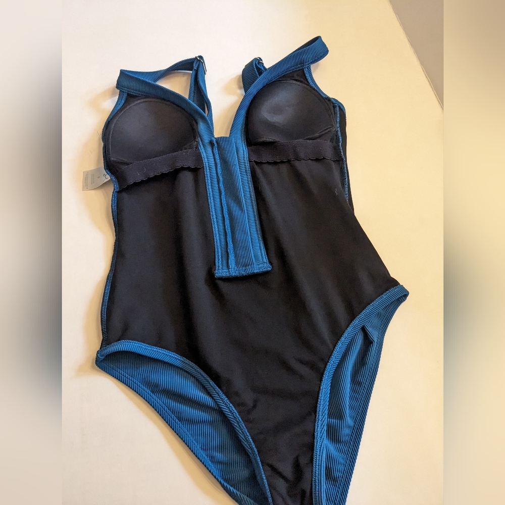 Kona Sol One Piece Swimsuit - Picture 5 of 6